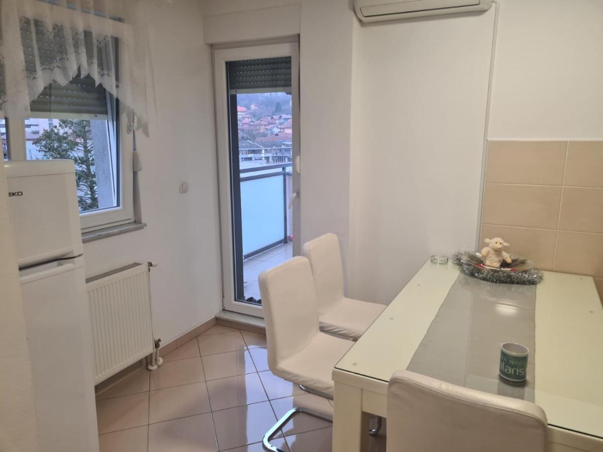 Apartman Bella Apartment Doboj Ngoại thất bức ảnh